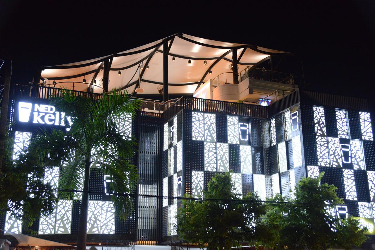 Ned Kelly Hotel & Irish Pub มัณฑะเลย์ ภายนอก รูปภาพ