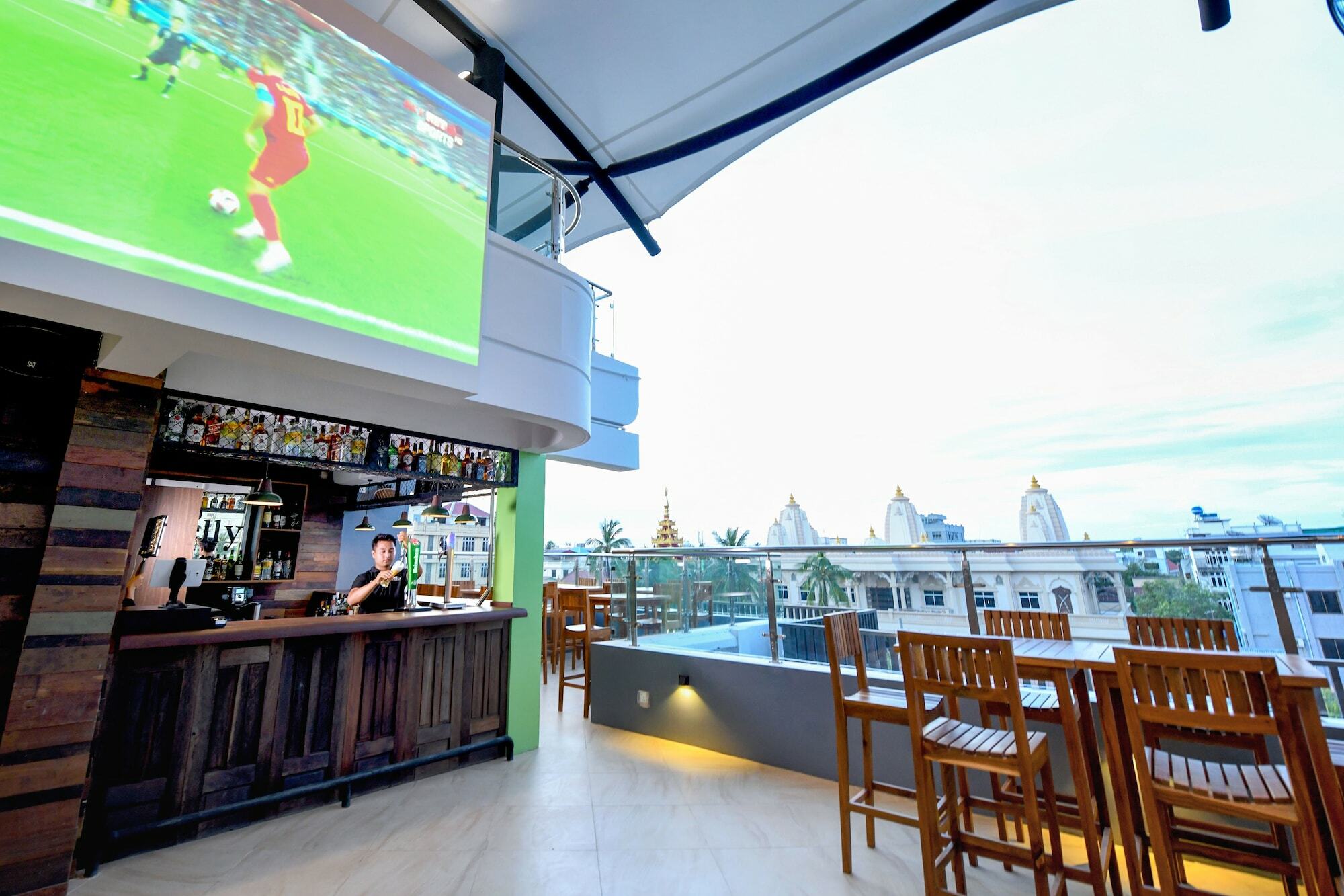 Ned Kelly Hotel & Irish Pub มัณฑะเลย์ ภายนอก รูปภาพ